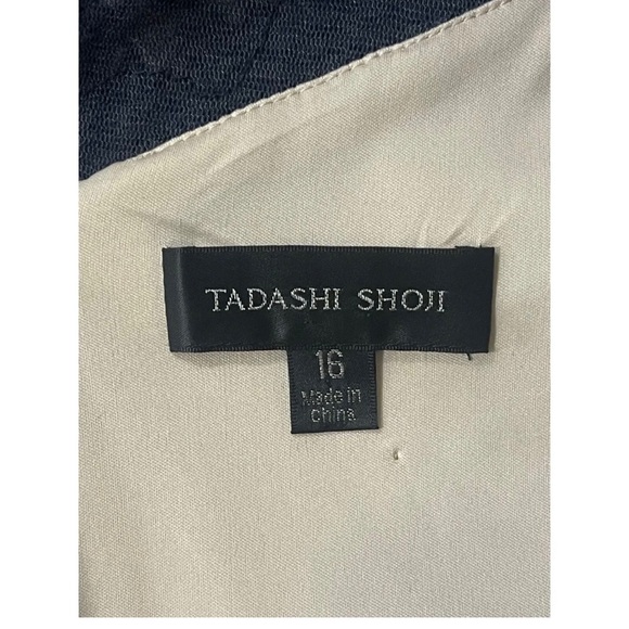 Tadashi Shoji Gown —NO FLAWS—never worn- fits more like a 14 - but has stretch - Picture 10 of 13